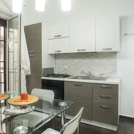 4 Canti Central cozy apt in via Maqueda-2